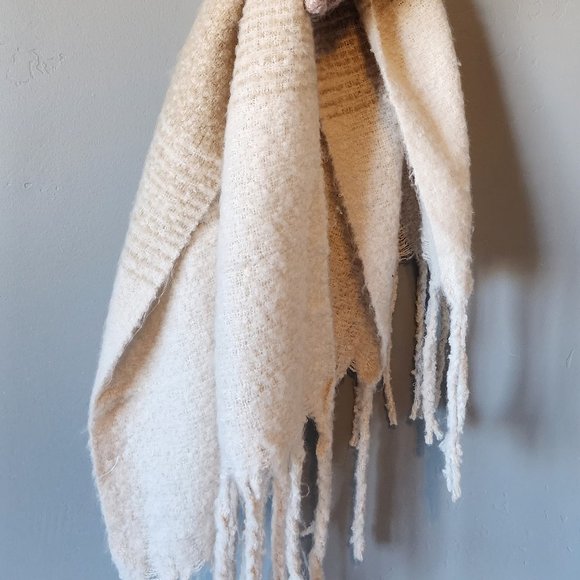 Anthropologie Scarf "EUC" - Picture 9 of 10